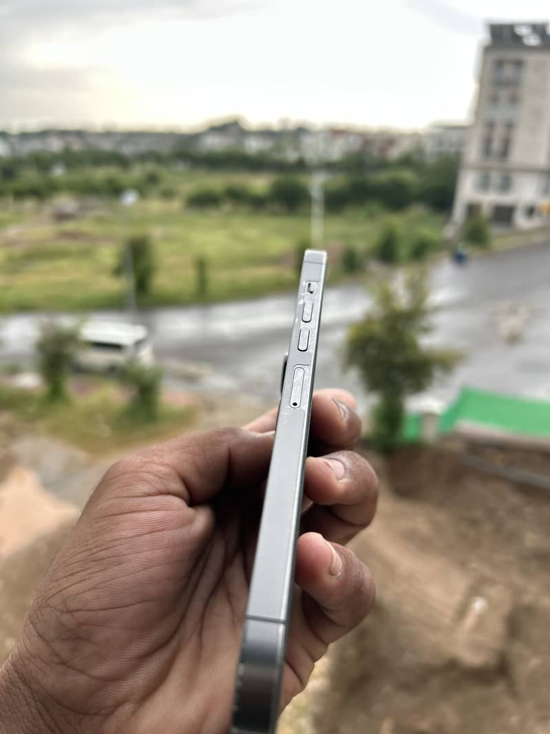 Apple iPhone 13 Pro Max 3