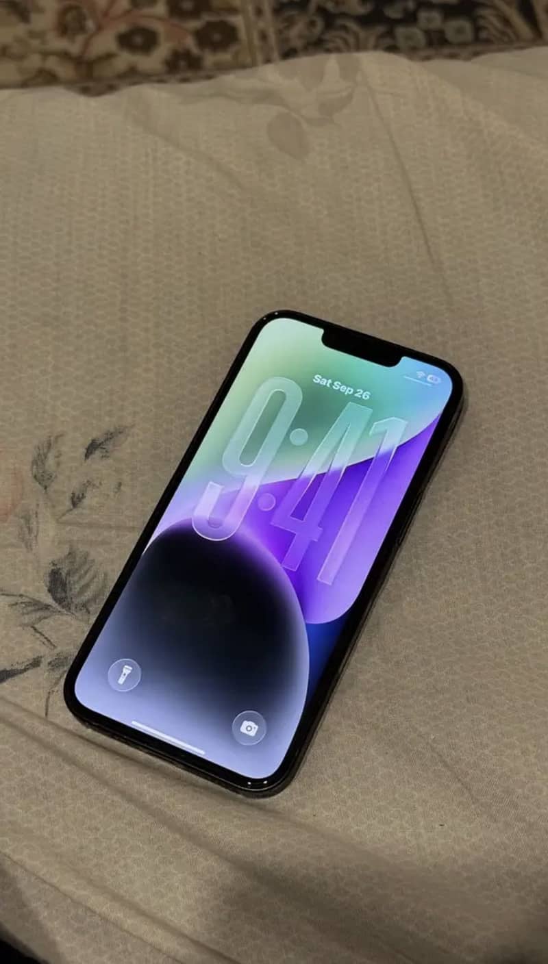 Apple iPhone 14 3