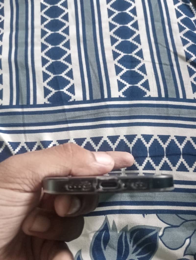 Apple iPhone 15 3