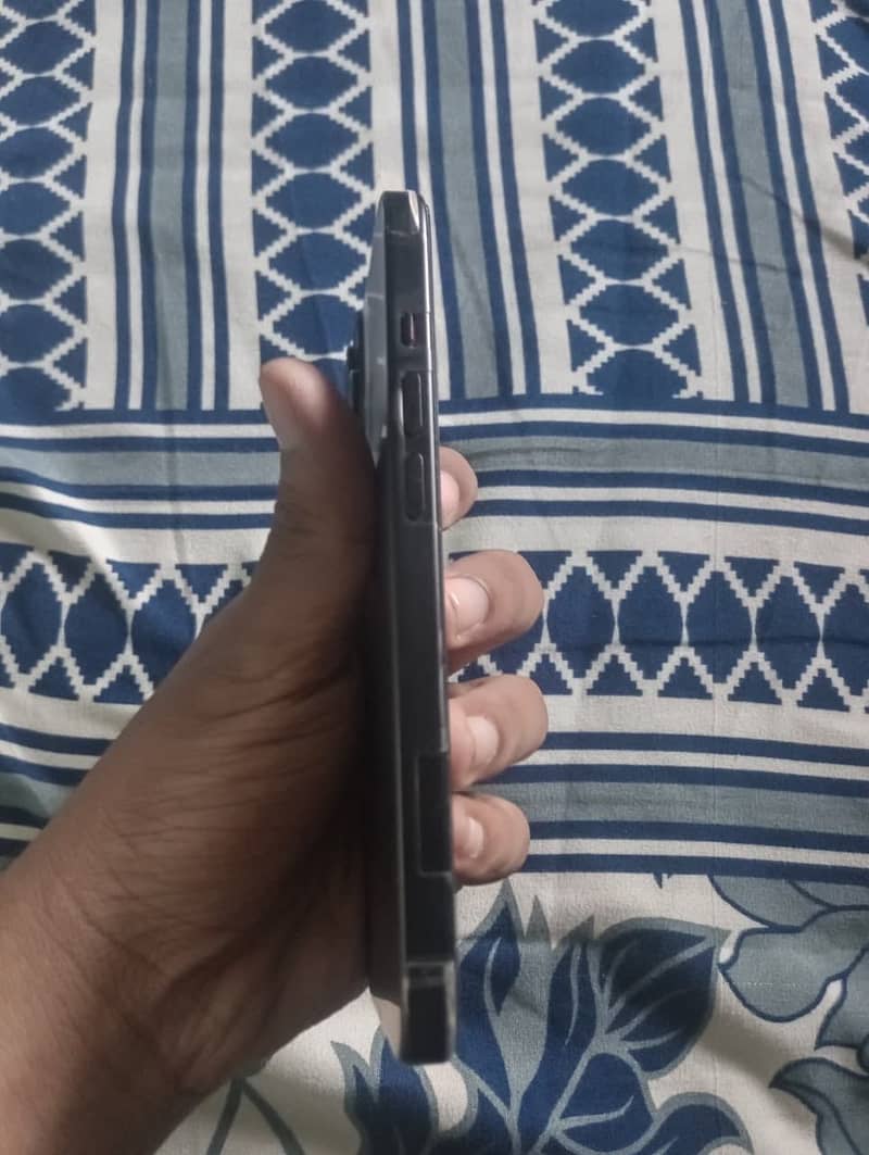 Apple iPhone 15 5