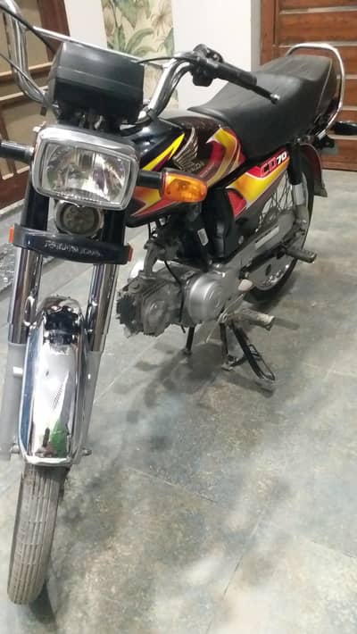 HONDA CD 70.2026 model . 6 months used . 10 by 10 condition