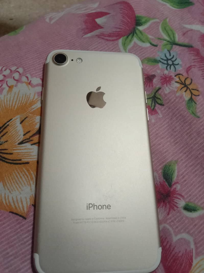 Apple iPhone 7 0