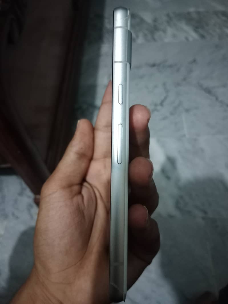 Google Pixel 7a 2