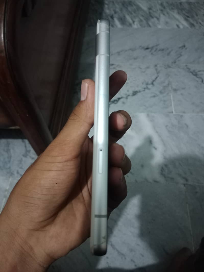 Google Pixel 7a 4
