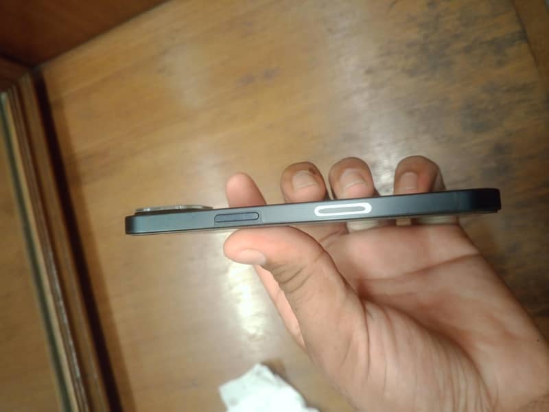 Apple iPhone 13 7