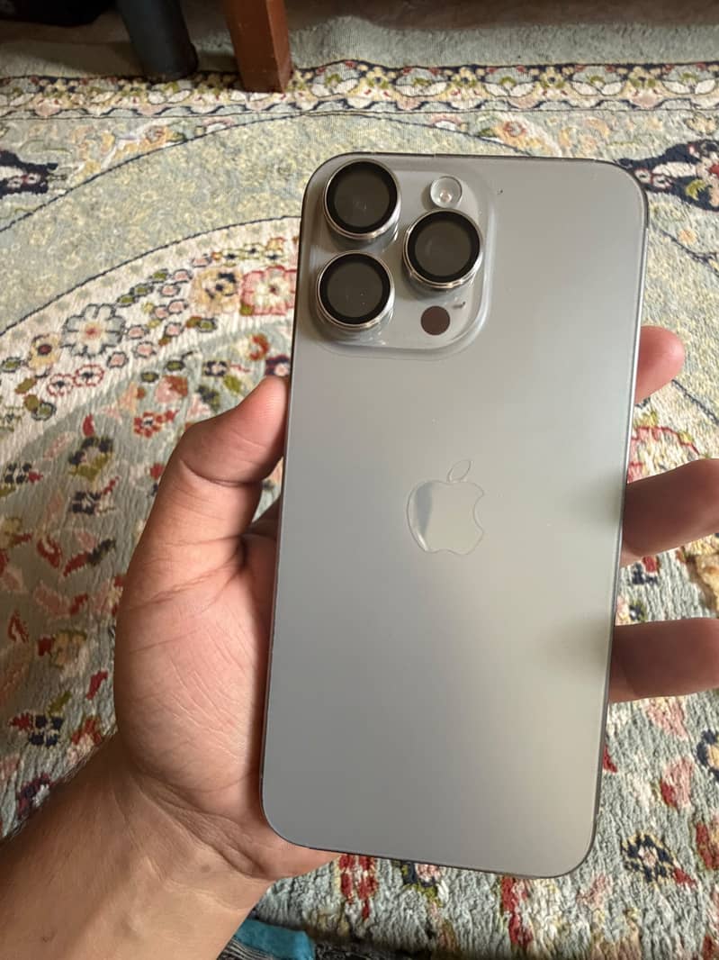 Apple iPhone 15 Pro Max 0