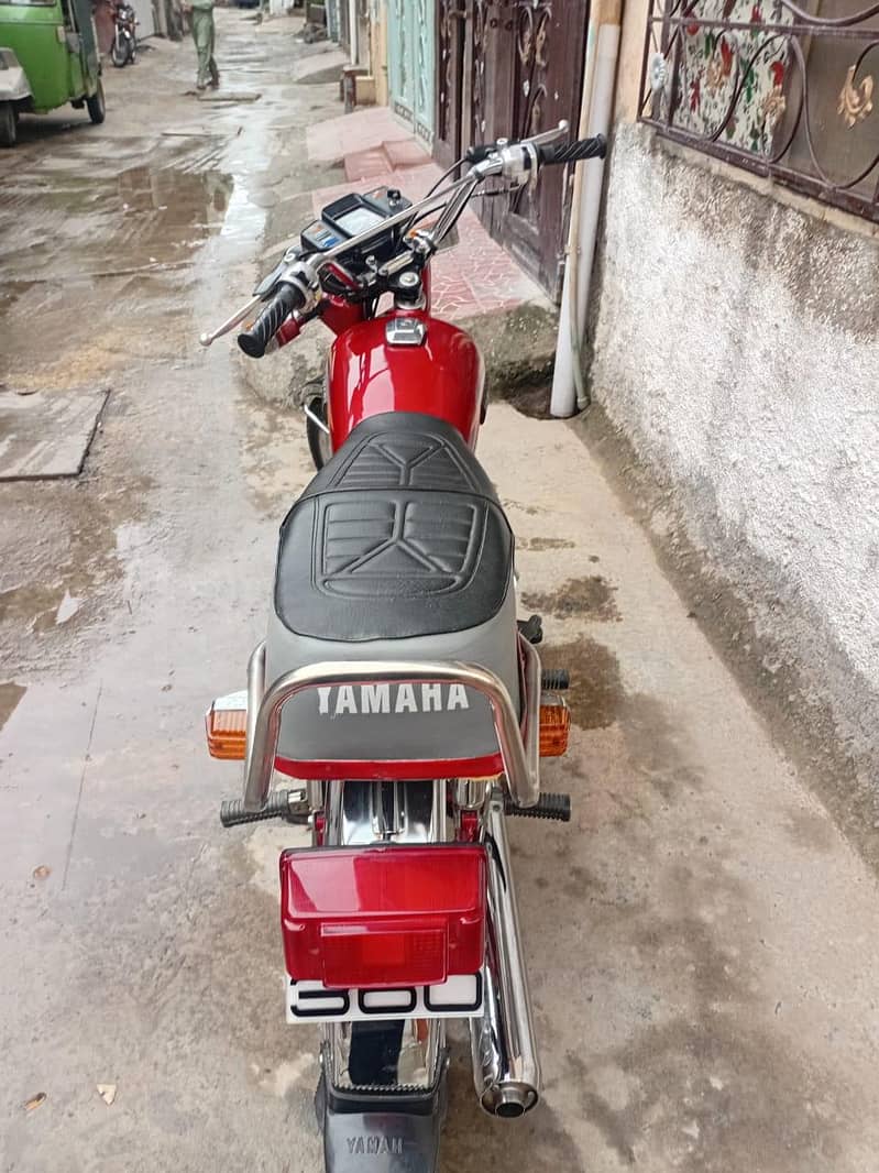 Yamaha 1998 model 8