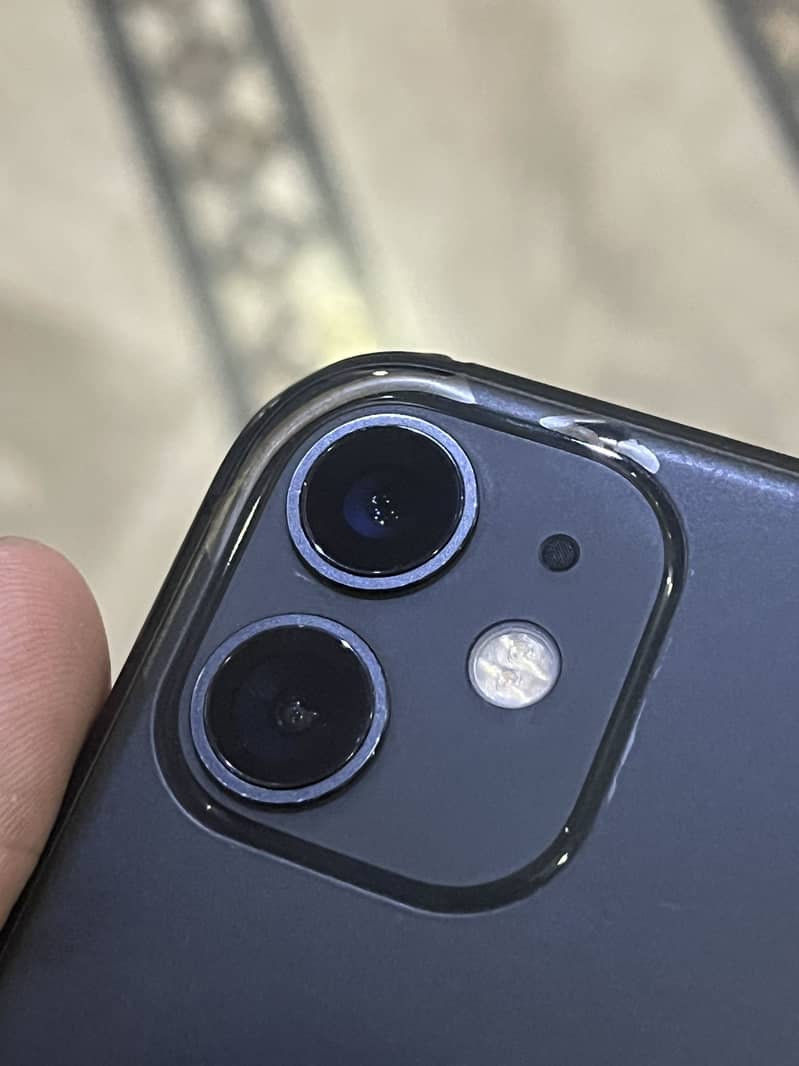 Apple iPhone 11 4