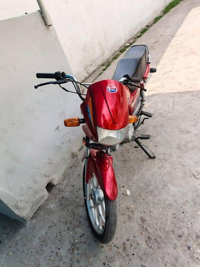 Red united 100 bike