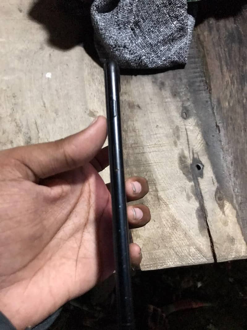 Apple iPhone 7 Plus 5