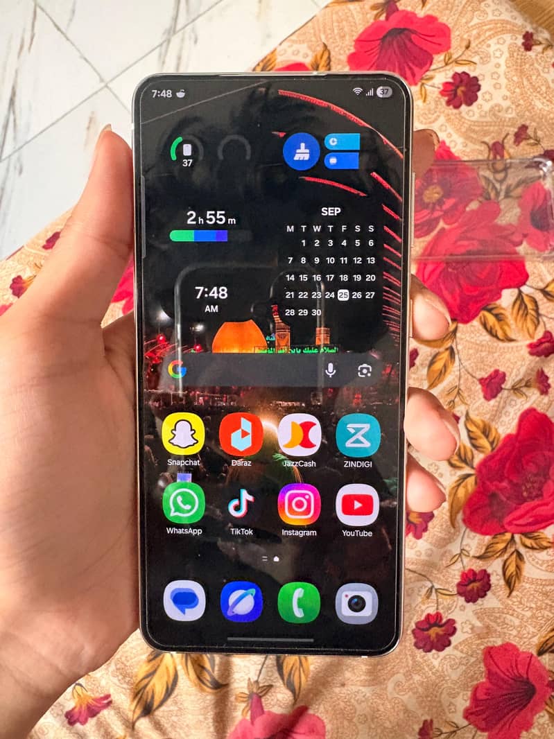 Samsung Mobile S21 1