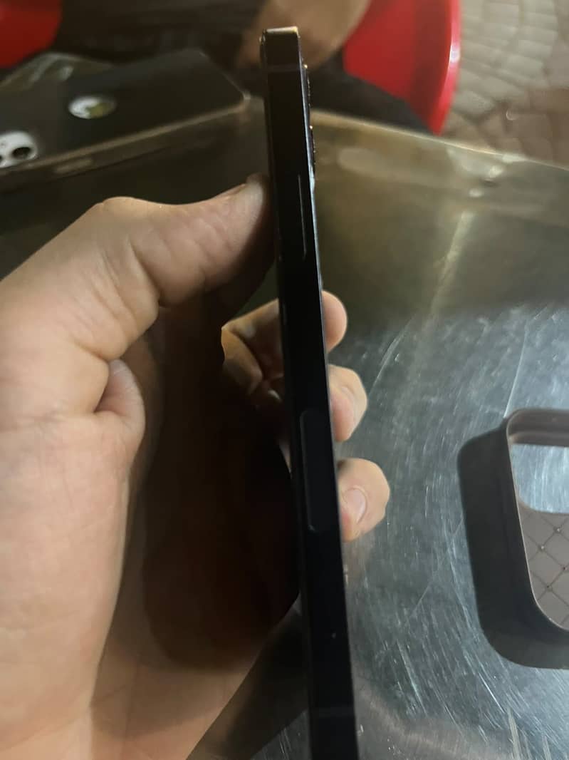 Apple iPhone 12 3