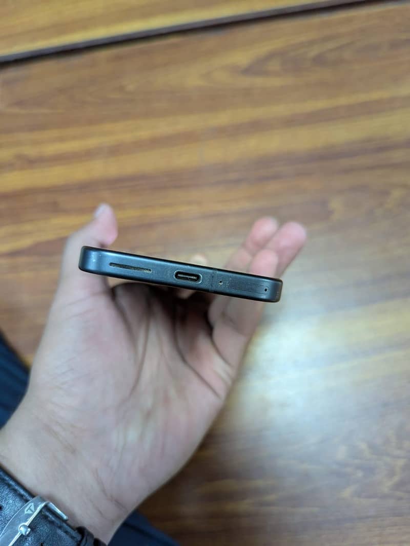 Google Pixel 9 5