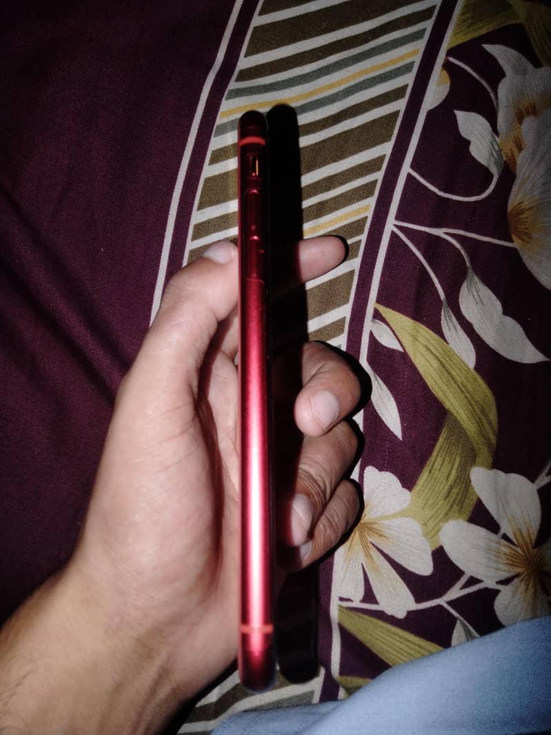 Apple iPhone 11 3