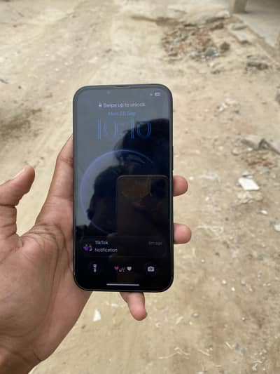Apple iPhone 13