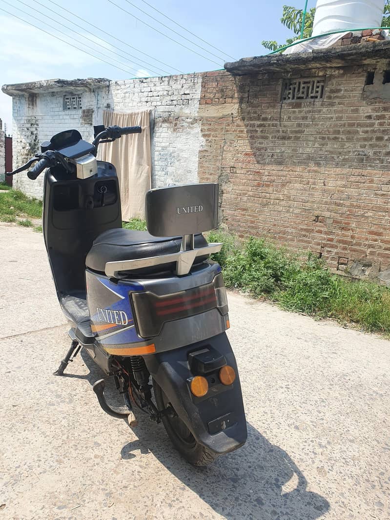 1000w 1