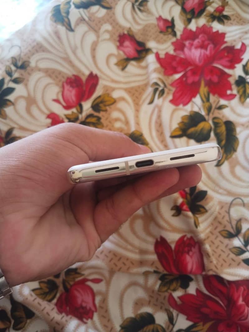 Google Pixel 8 Pro 4
