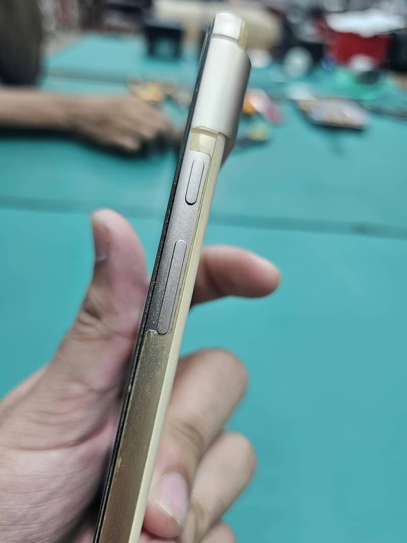 Google Pixel 8 4