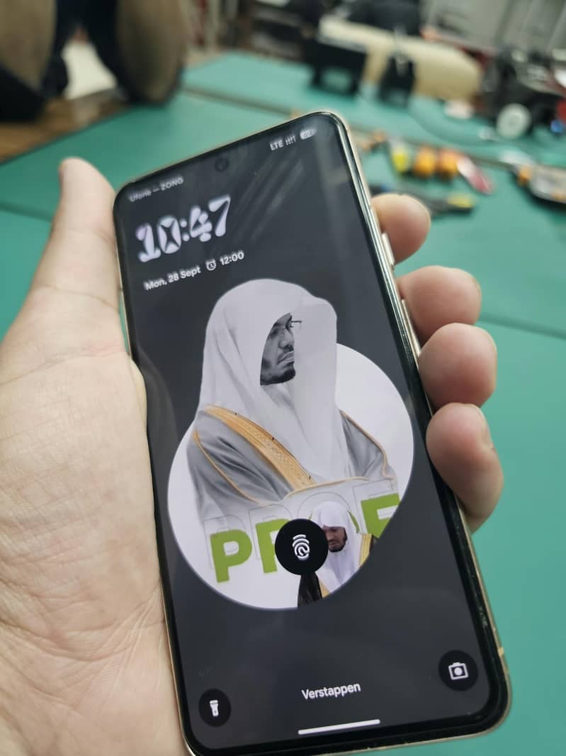 Google Pixel 8 6