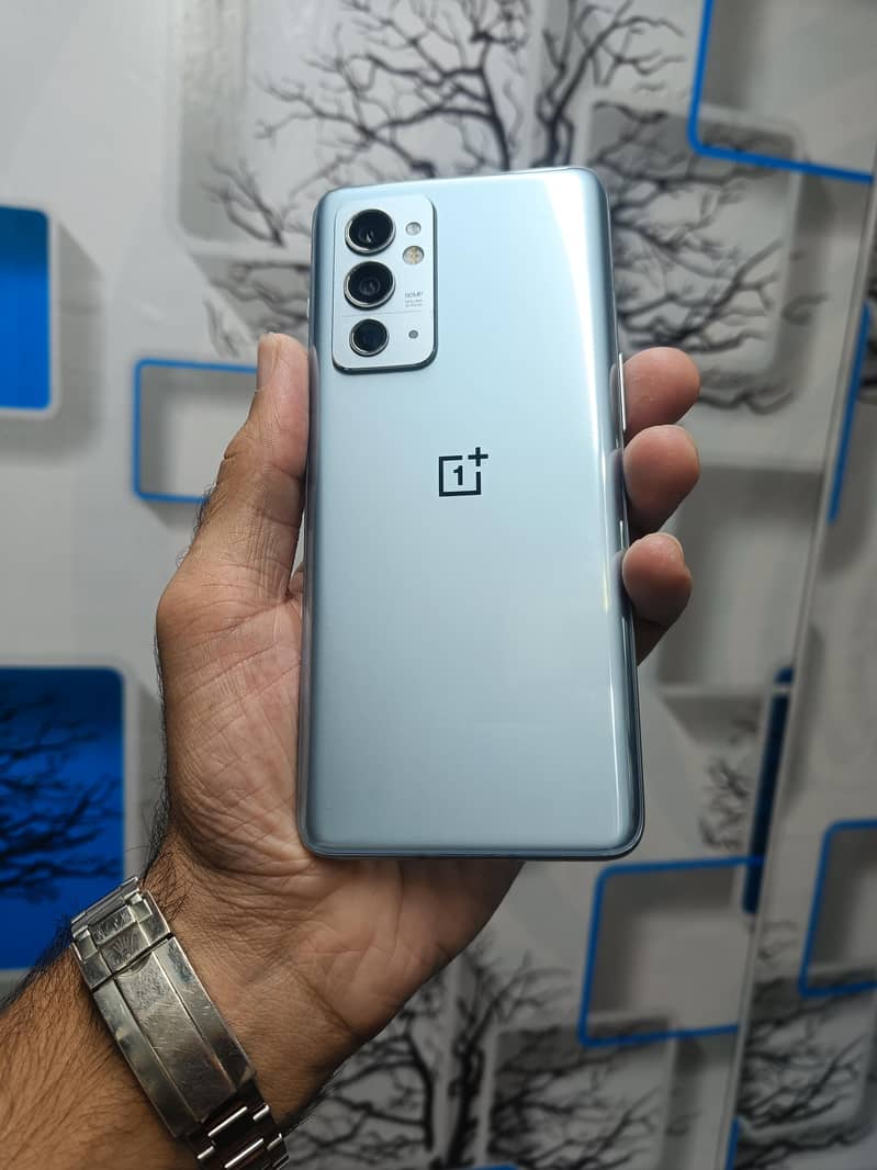 One Plus 9 RT 5g 1
