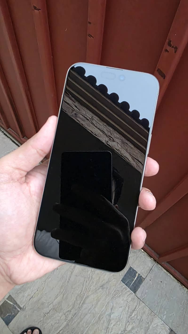 Apple iPhone 15 Pro Max 3