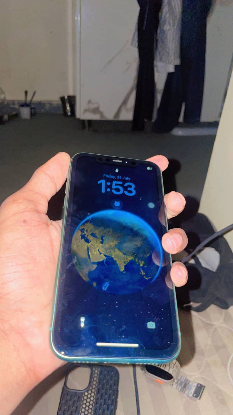 Apple iPhone 11 0