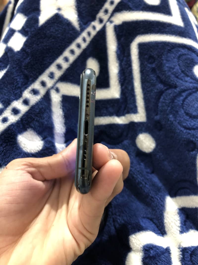 Apple iPhone 11 Pro 1