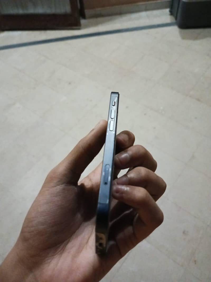 Apple iPhone 12 mini 2