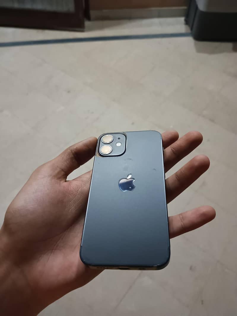Apple iPhone 12 mini 3