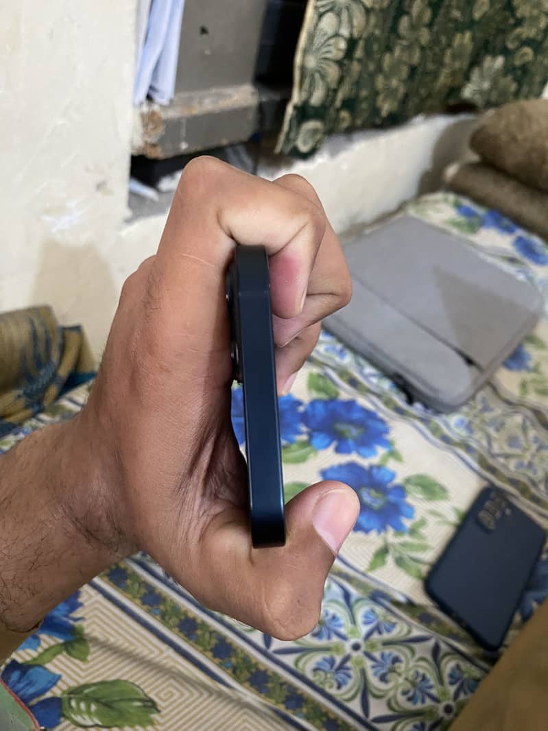 IPhone 13 7