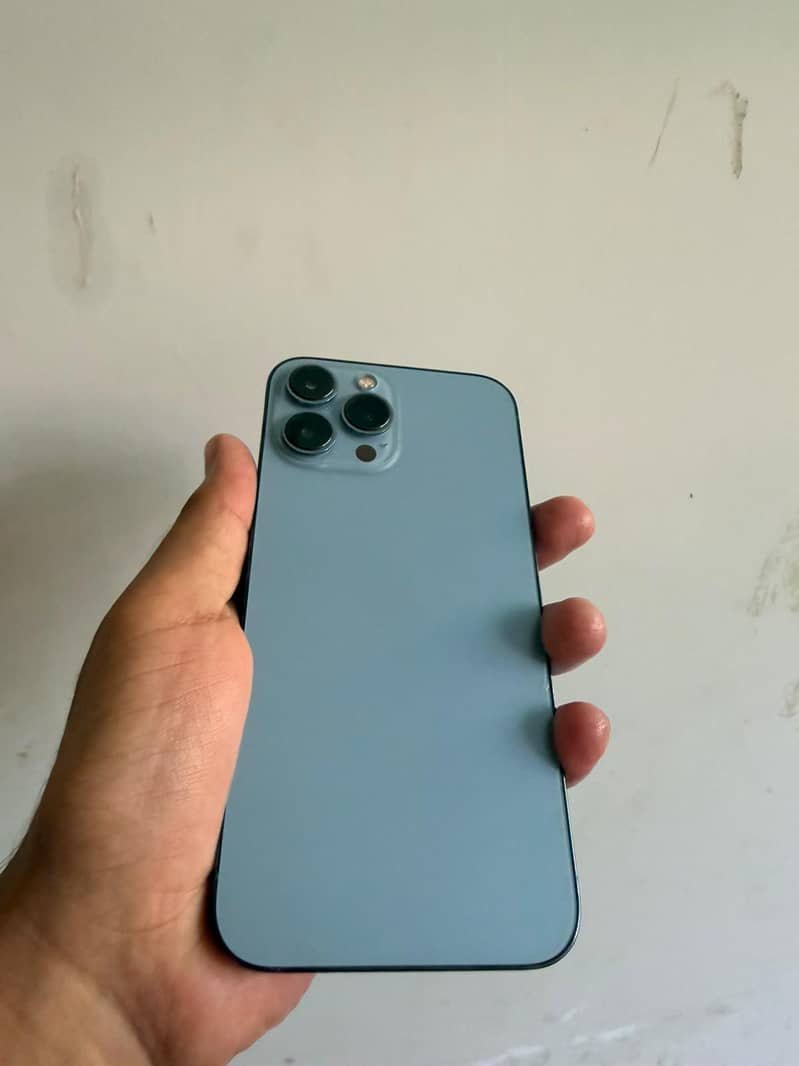 Apple iPhone 13 Pro Max 4