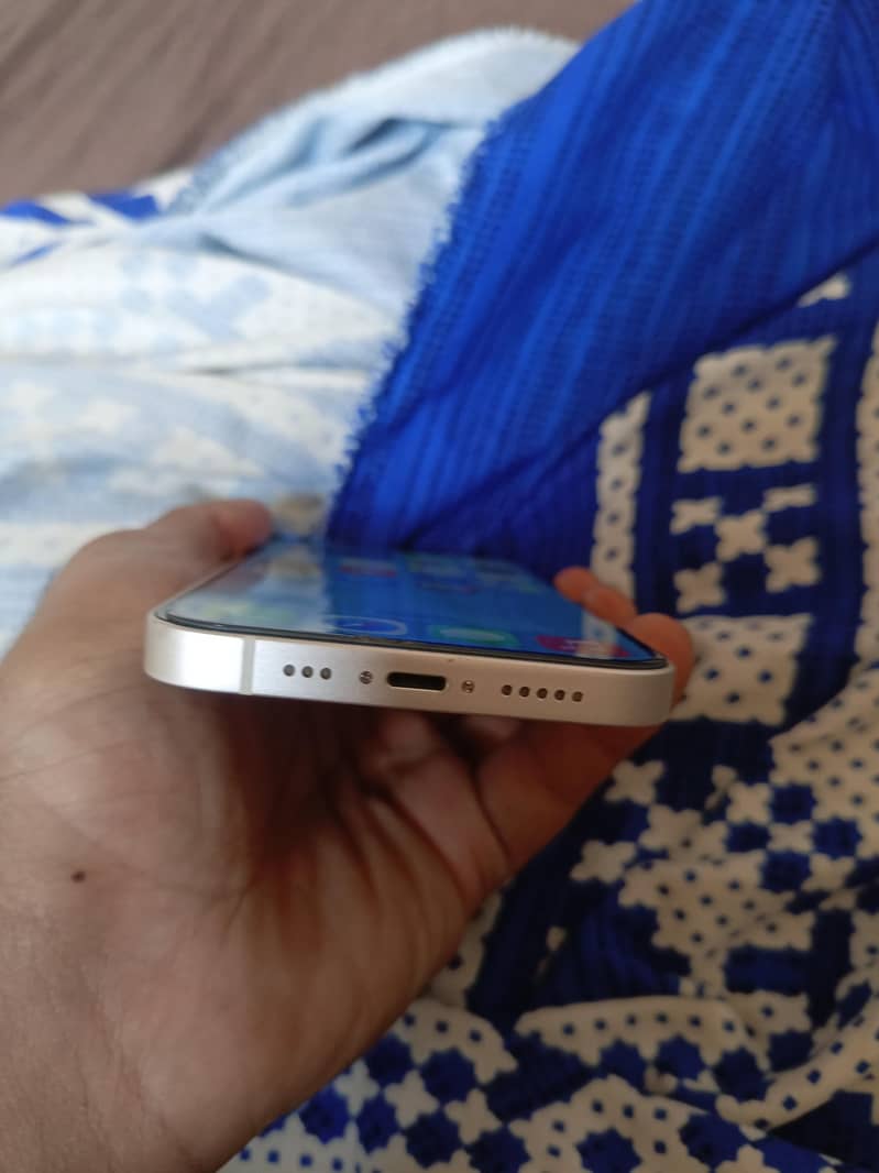 Apple iPhone 13 3
