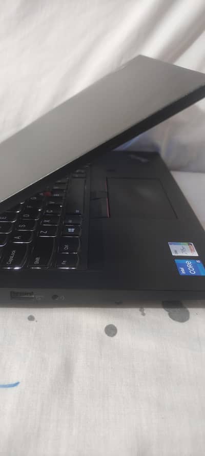 Lenovo coe i5  11Th Generation Touch screen Ram 16 GB 360 HD led