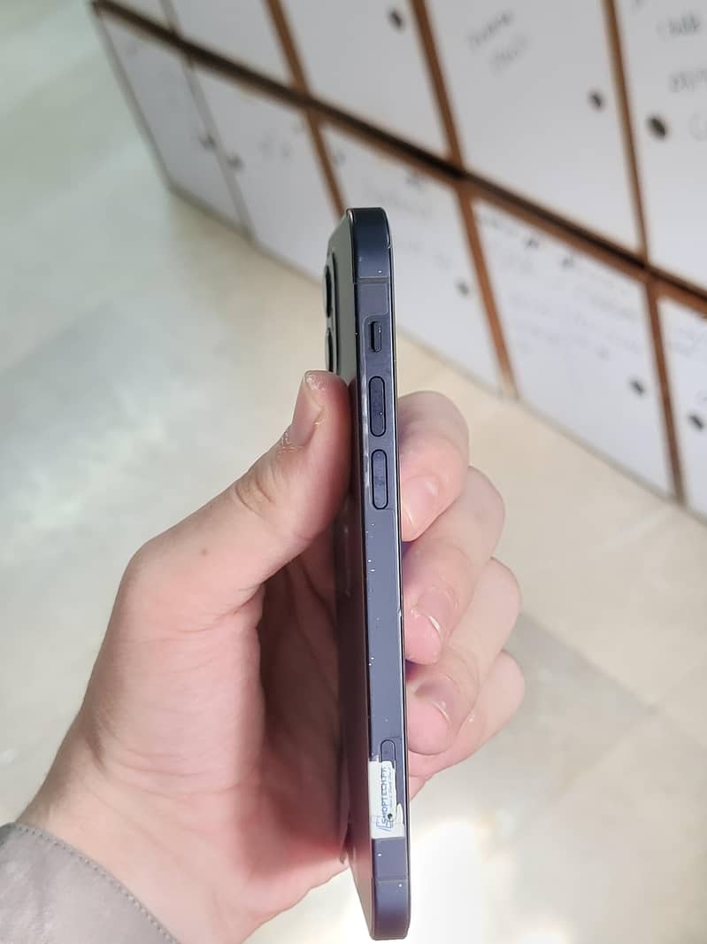Apple iPhone 12 2