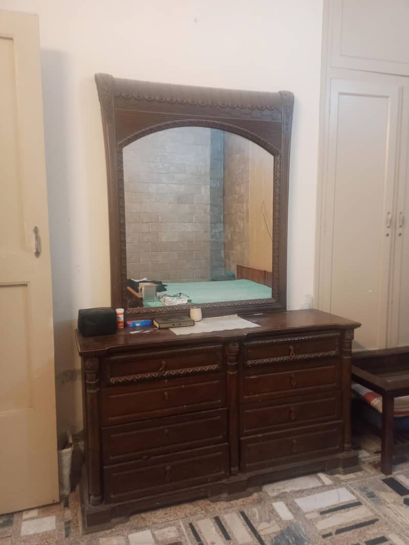 Two single sofa set available. 4