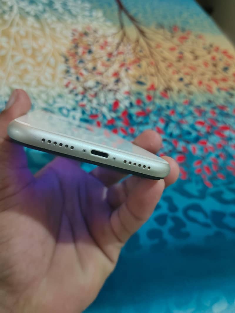 Apple iPhone 11 5