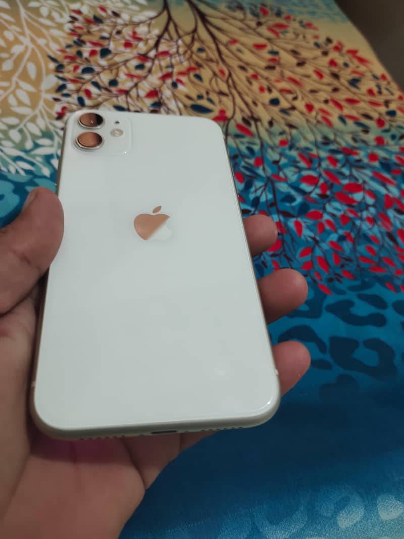 Apple iPhone 11 7