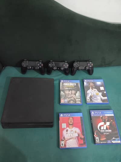 PS4 SLIM WITH ORIGINAL CONTROLLERS FOR SALE