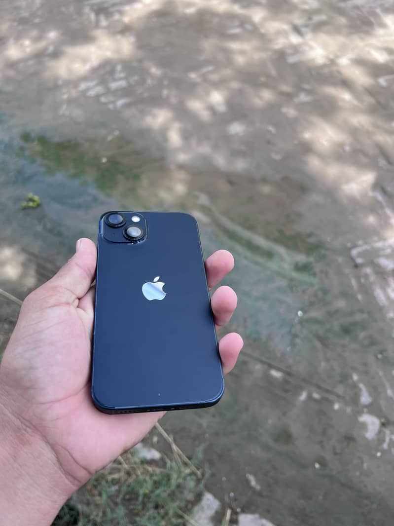 Apple iPhone 13 0