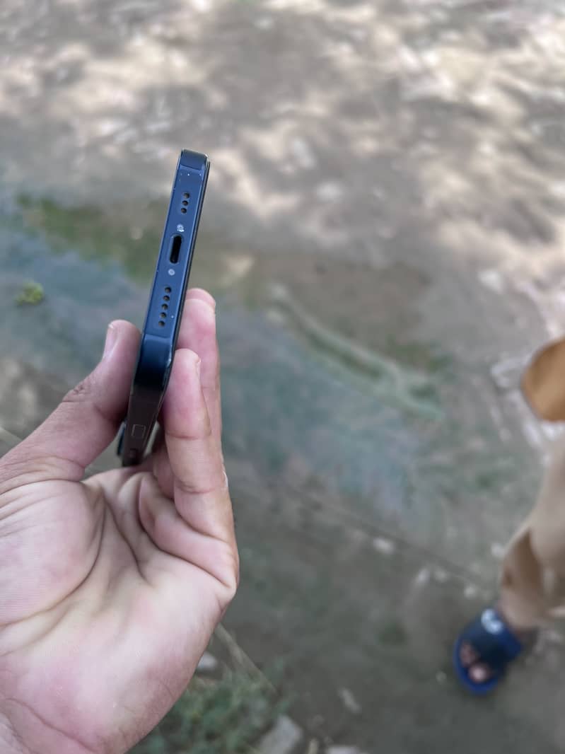 Apple iPhone 13 1