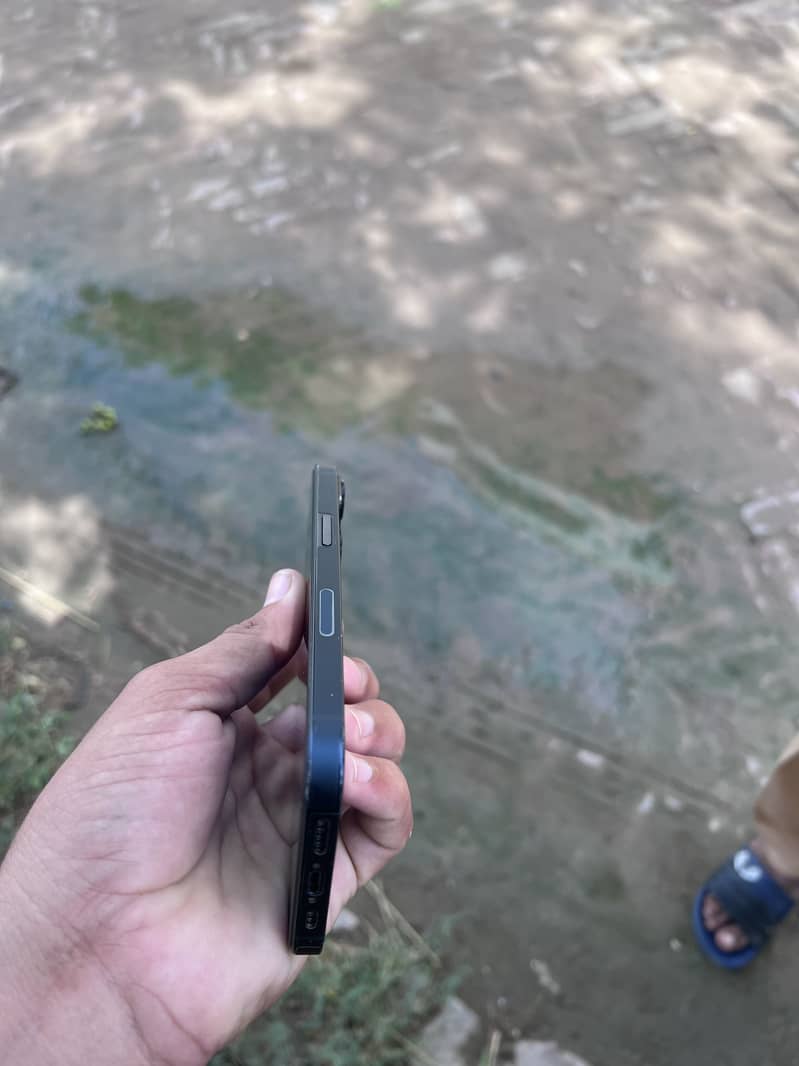 Apple iPhone 13 3