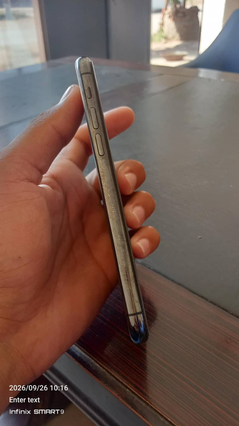 Apple iPhone 11 Pro 3