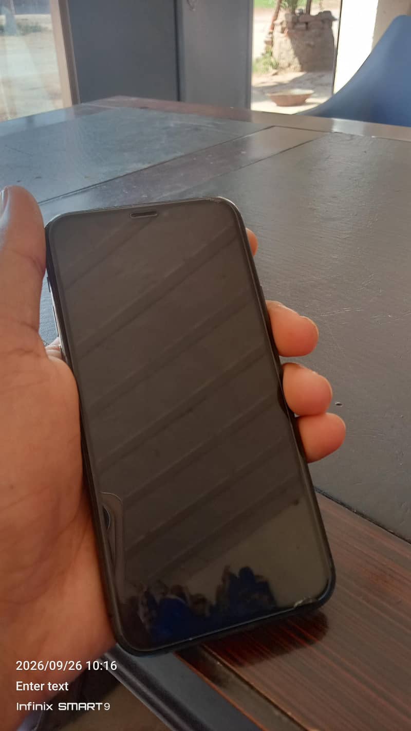 Apple iPhone 11 Pro 4