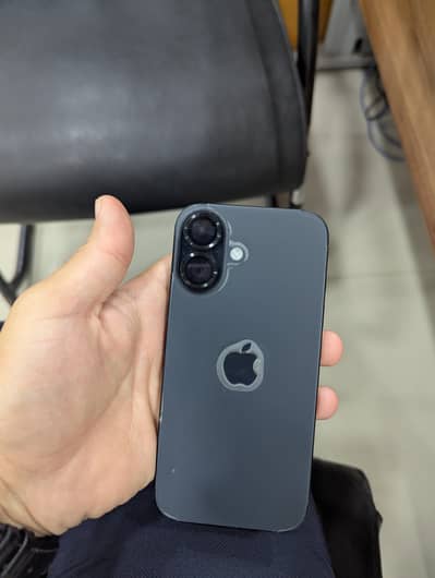 Apple iPhone 16