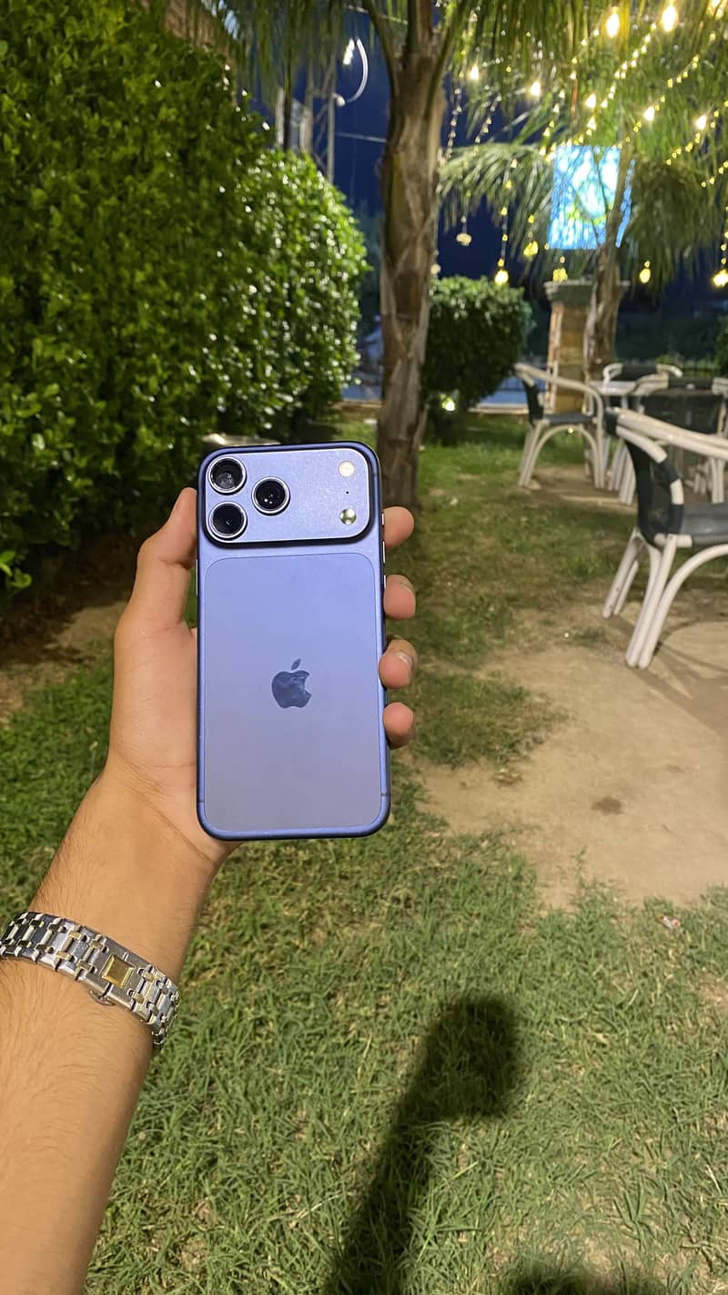 Apple iPhone 17 Pro Max 1