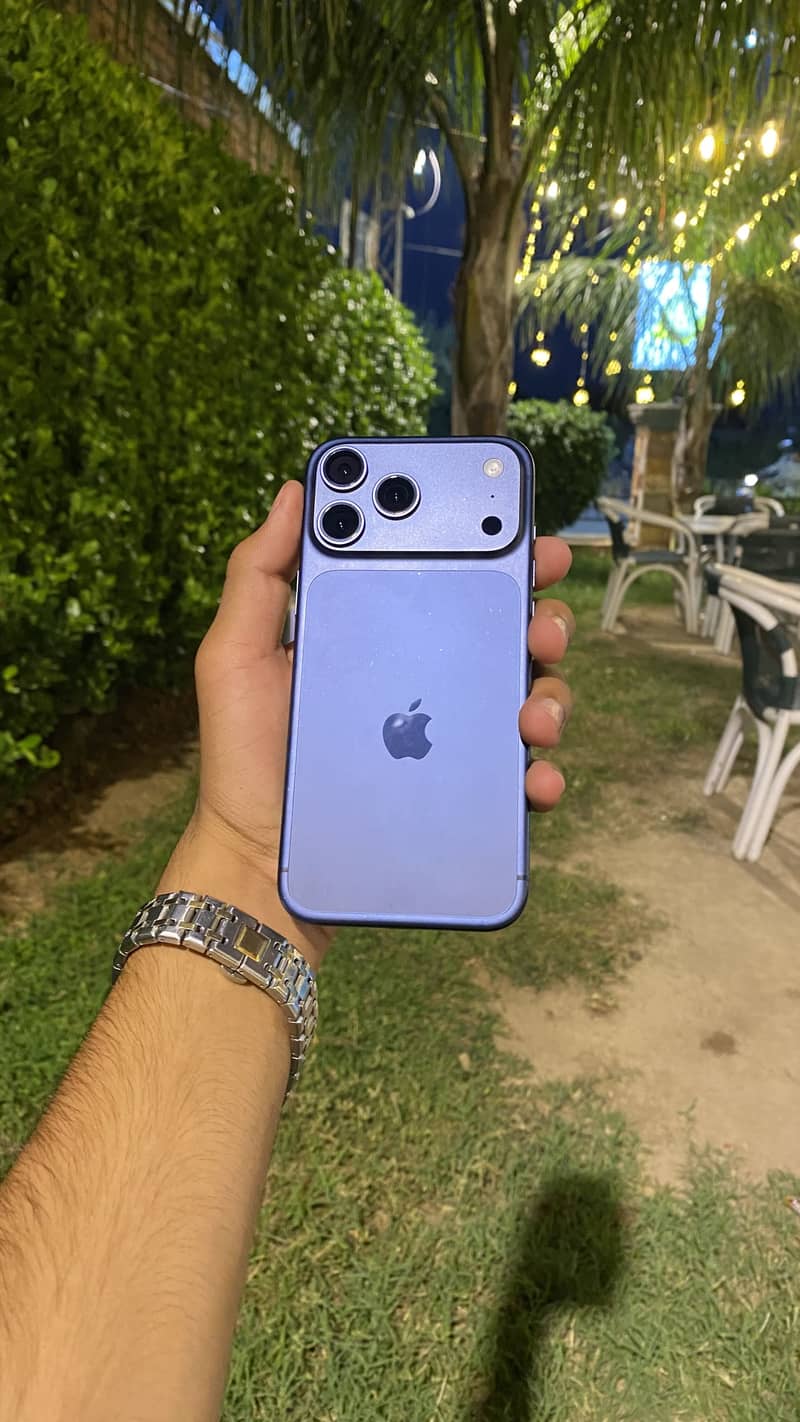 Apple iPhone 17 Pro Max 2