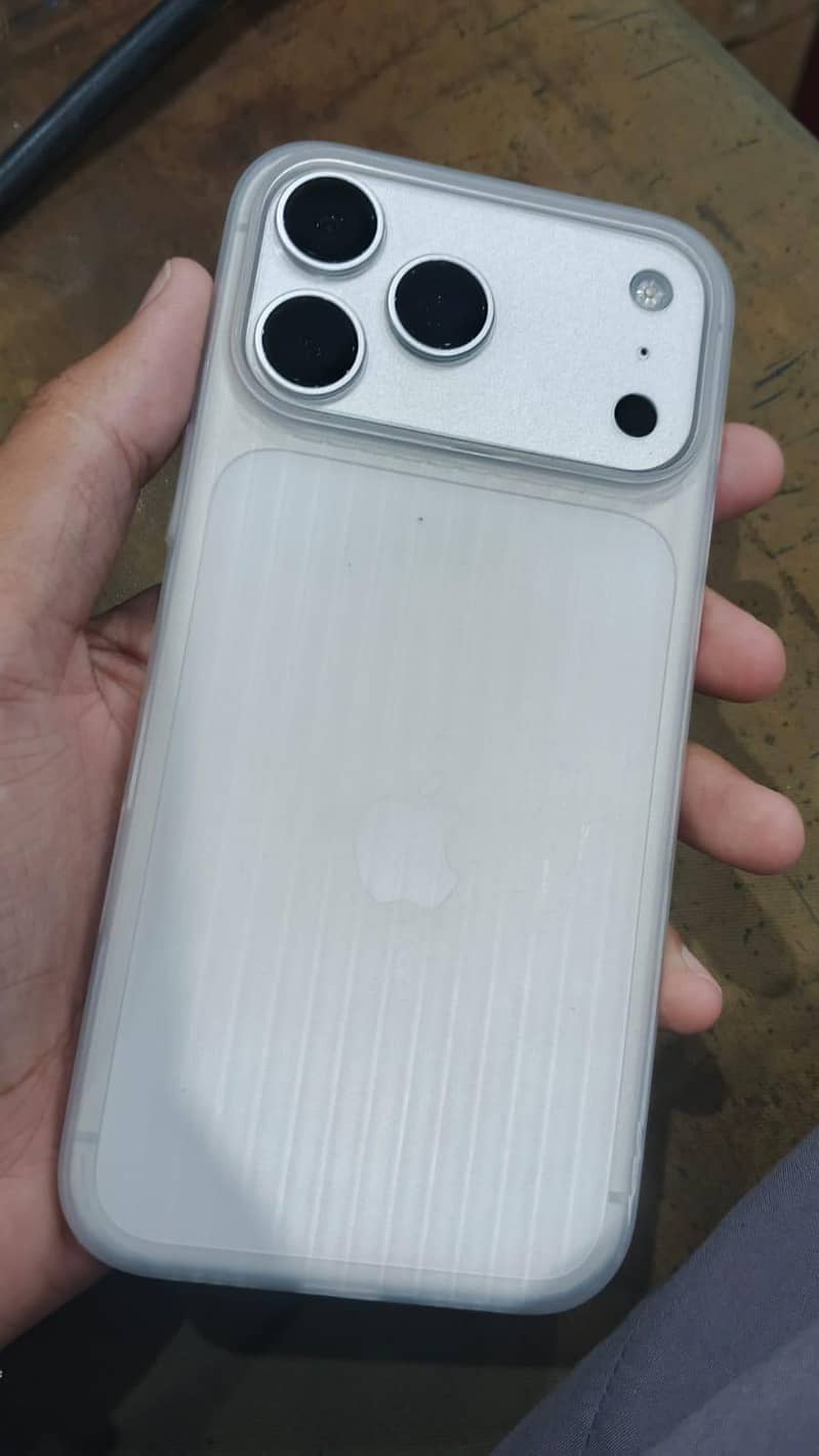 Apple iPhone 17 Pro Max 0