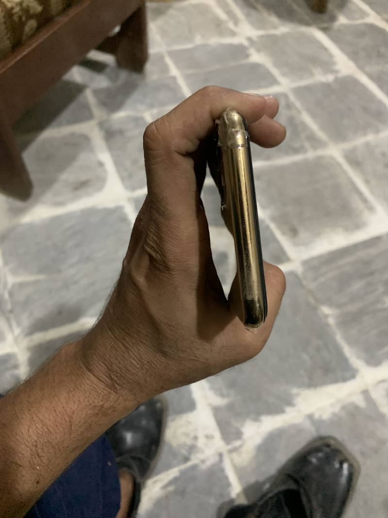 Apple iPhone 11 Pro Max 1