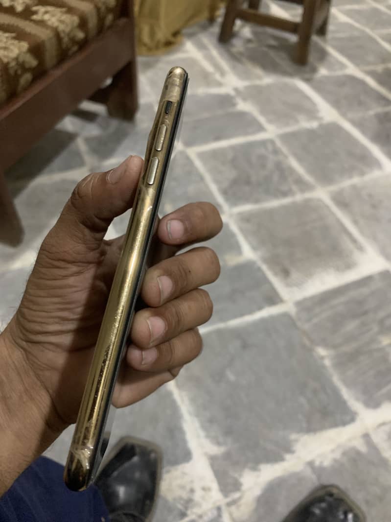 Apple iPhone 11 Pro Max 5