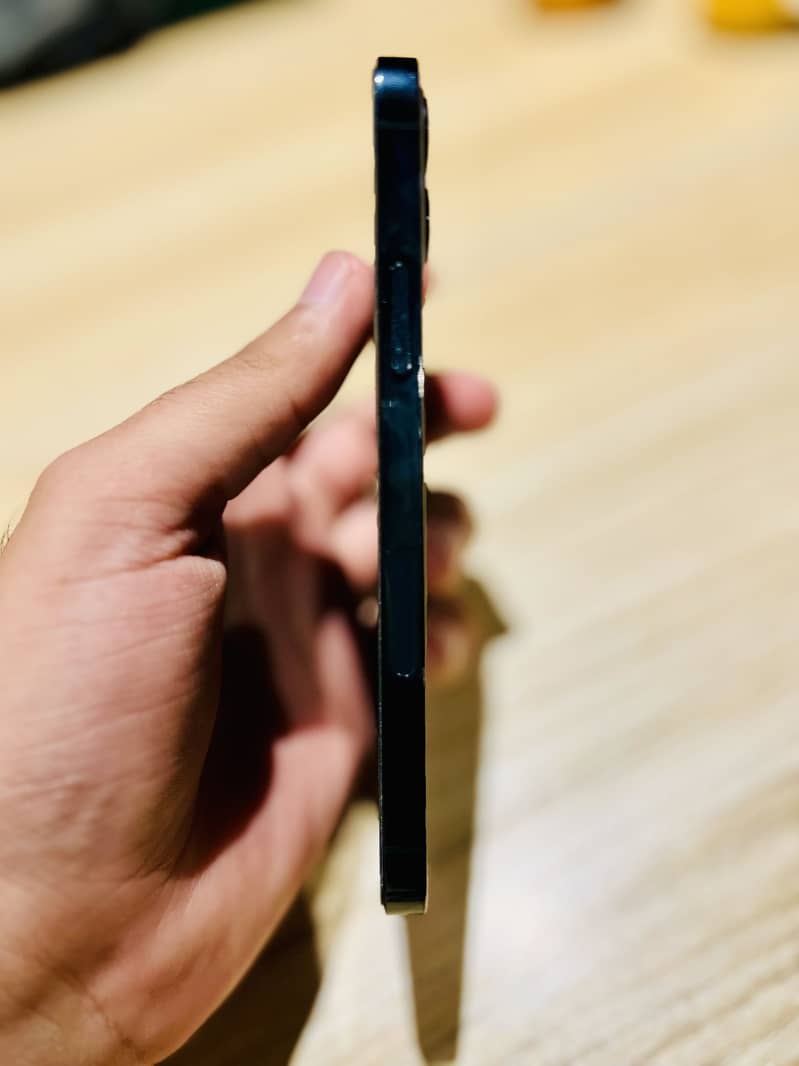 Apple iPhone 12 Pro 4